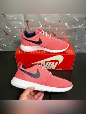 Size 8 - NEW Nike  Women's Roshe One Running Sneakers Sea Coral/Obsidian-White